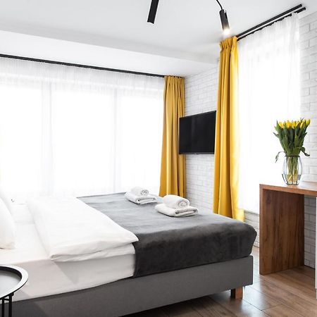 Househost Apartament: Ul. Miodowa 42/42B クラクフ エクステリア 写真