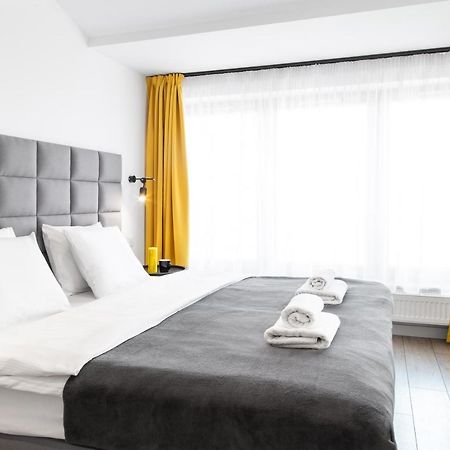Househost Apartament: Ul. Miodowa 42/42B クラクフ エクステリア 写真